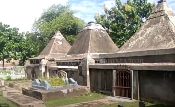 Situs Makam Tolobali, Makam Para Kesatria Kesultanan Bima
